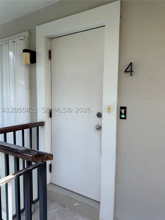 Foto del edificio - 313 Hendricks 4
