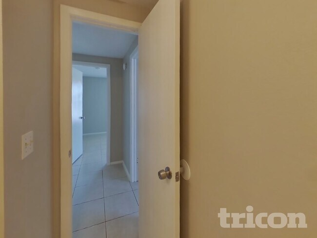 Building Photo - 10108 Hickory Hollow Ct