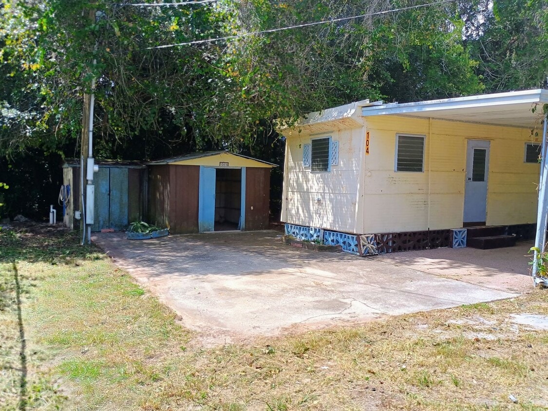 Primary Photo - 2 bedroom 1 bathroom with HUGE bonus room