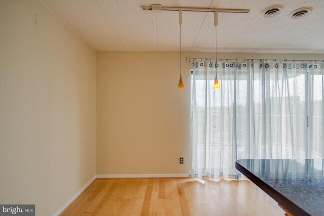 Building Photo - 2608 Indian Dr