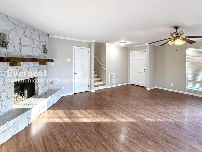 Foto del edificio - 5473 Pine Rd