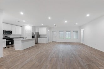 Building Photo - 7418 Elm Lndg Ln