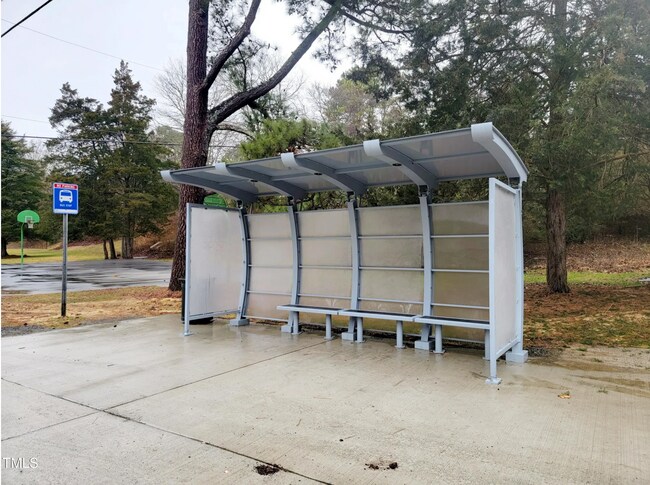 Línea de autobús de la UNC al centro de Chapel Hill - 500 Umstead Dr