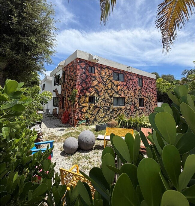 Foto del edificio - 190 NW 69th St