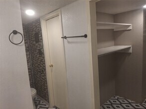 Building Photo - 12660 Ashford Point Dr