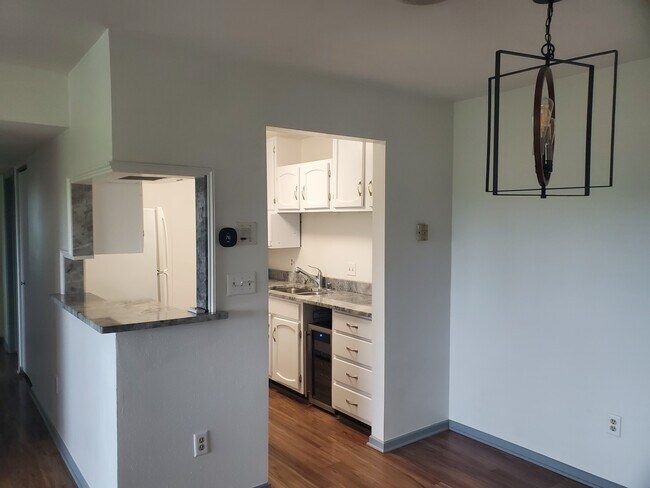Building Photo - 10416 W Whitnall Edge Ct