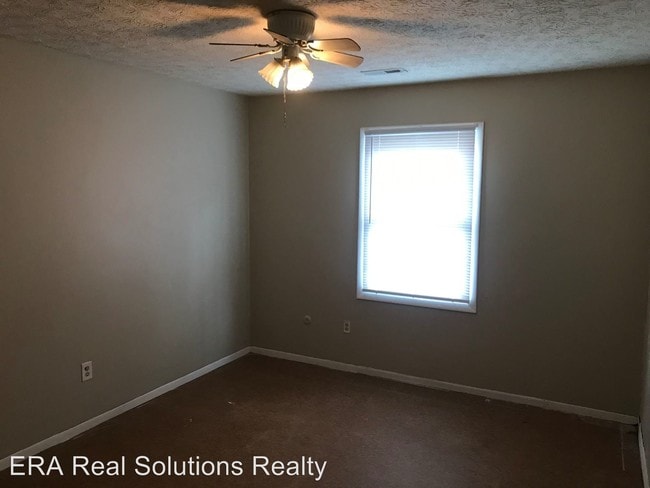 Building Photo - 3 br, 1 bath House - 4014 Millstone Road