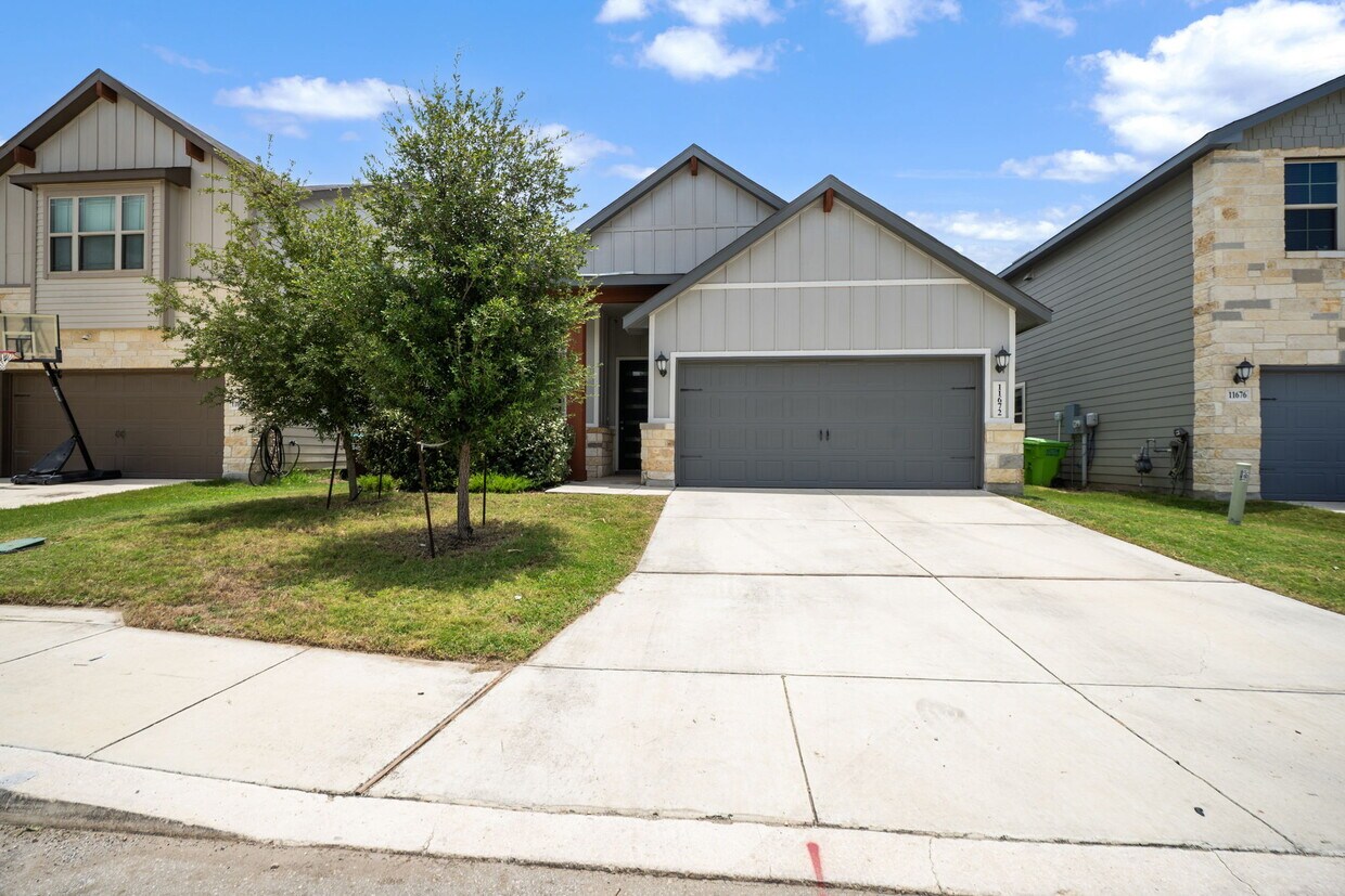 Foto principal - 11672 Folsom Pass