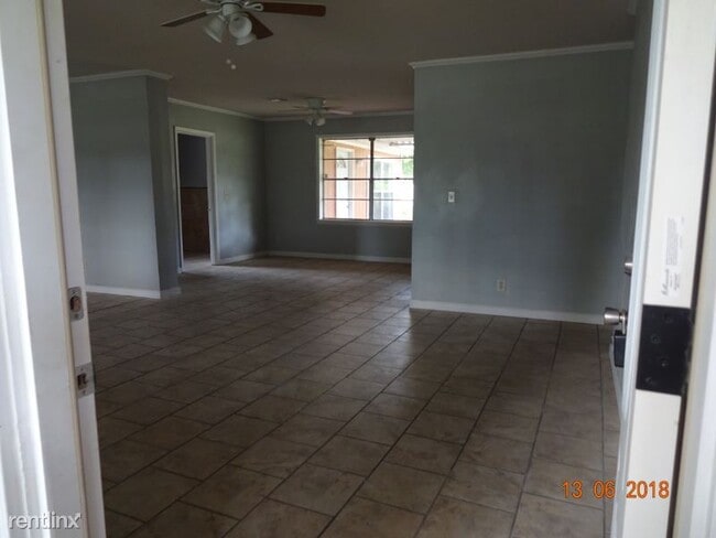 Building Photo - 3 br, 2 bath House - 123 Selman DrIVE