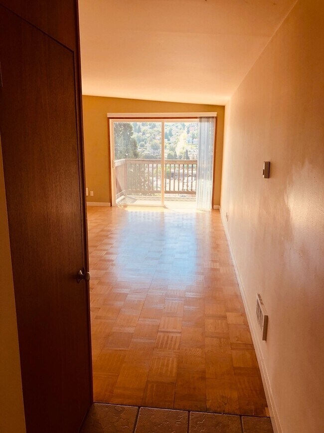 Foto del edificio - 3407 14th Ave W