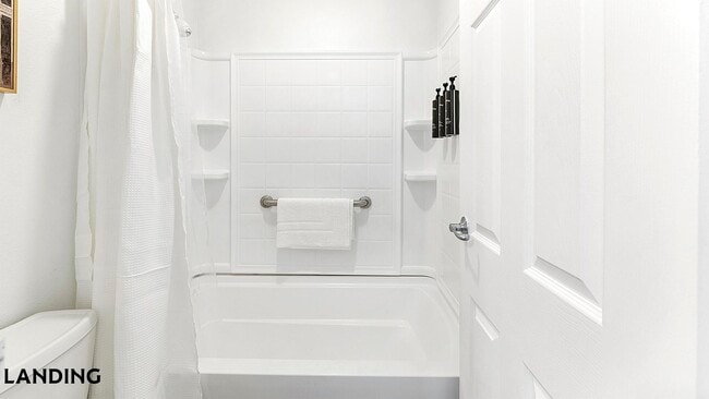 Building Photo - 2851 Maingate Village Cir