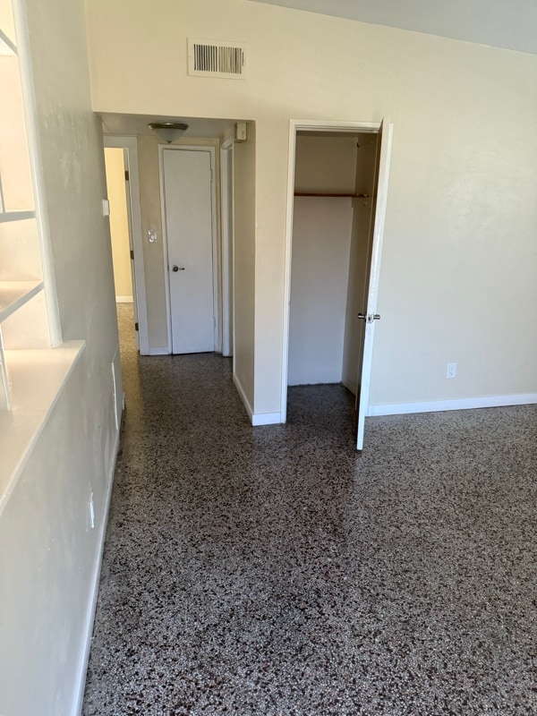 Foto del edificio - 1956 Rose Blvd