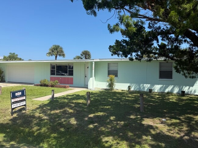 Building Photo - 108 Lantana Ave