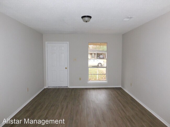 Foto del edificio - 3 br, 1 bath House - 5550 Winterwood