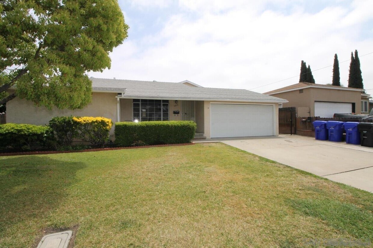 Foto principal - 6779 Rosefield Dr