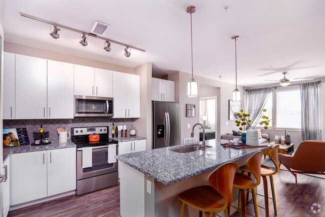 Kitchen - AMLI Littleton Village