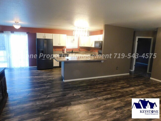Foto del edificio - Pueblo West Rancher with Beautiful Views! ...