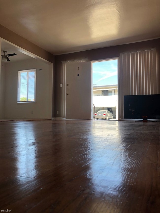 Building Photo - 3602 W 60th St