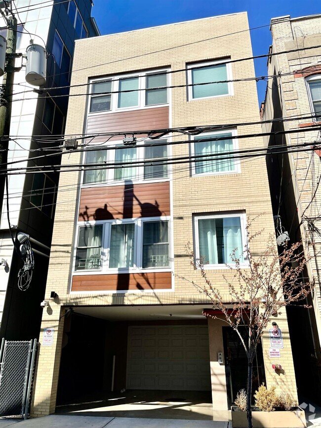 Building Photo - 574 56th St