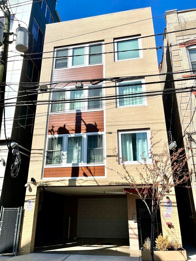 Primary Photo - 574 56th St