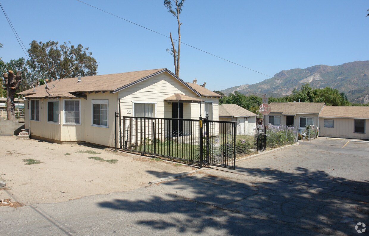 Primary Photo - 17962 E Telegraph Rd