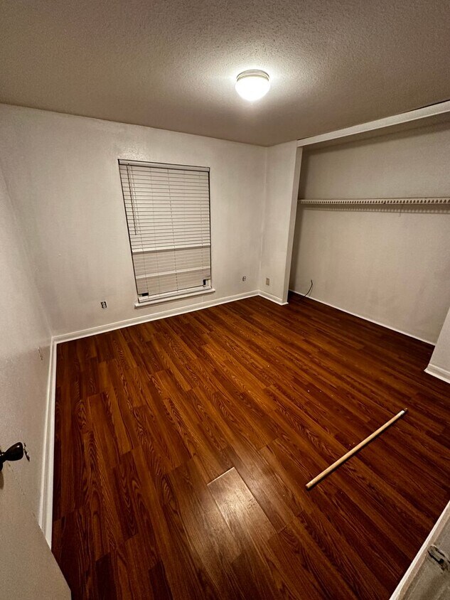 Foto principal - 5625 Antoine Dr