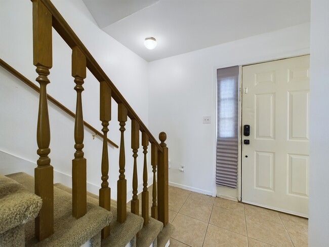 Building Photo - 3150 Belle Meade Dr