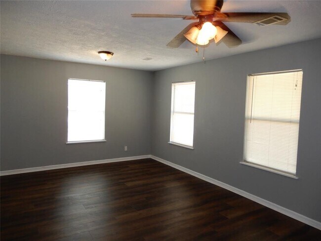 Foto del edificio - 7102 Longview St