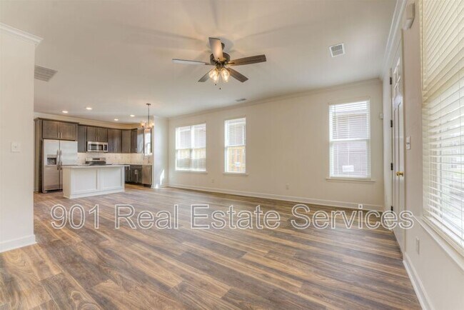 Building Photo - 992 Faxon Ave