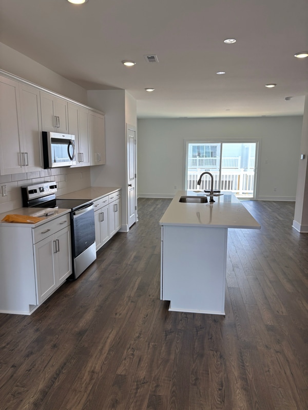 Building Photo - 15312 Oasis Sun Aly
