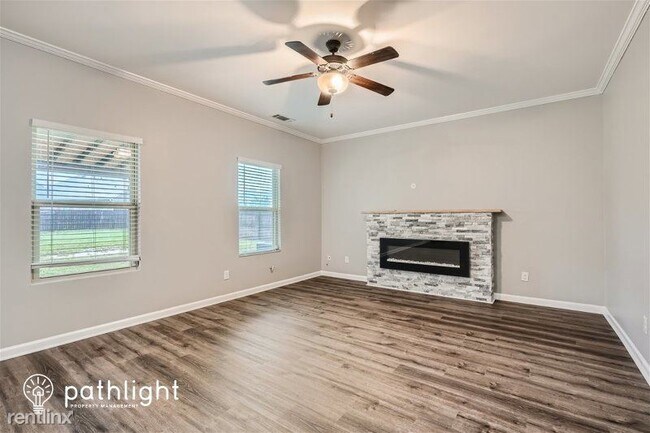 Building Photo - 4 br, 2 bath House - 3534 Mica Circle SE UNIT