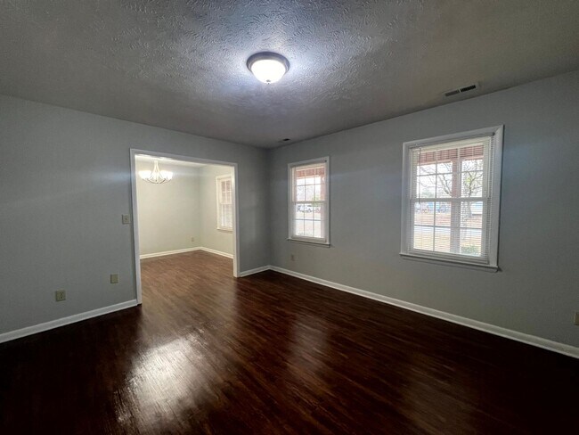 Building Photo - 1068 Pleasant Oak Dr