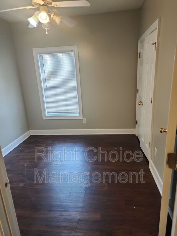 Foto del edificio - 8082 Veterans Pkwy