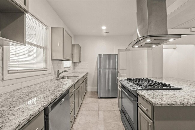 Foto del edificio - 927-929 S Rosemont Ave