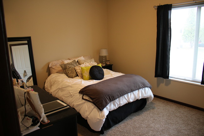 Foto del edificio - 3735 Ravenwood Cir