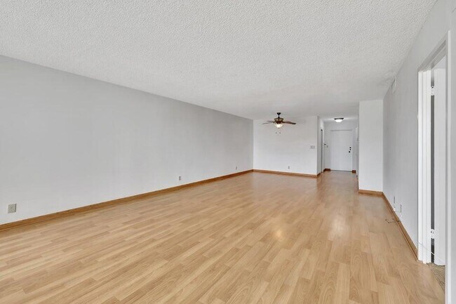 Foto del edificio - 111 N Pompano Beach Blvd