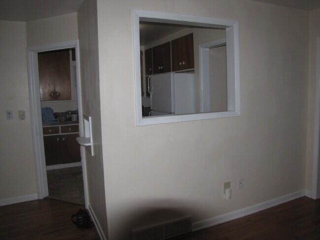 Openings from living rm to kitchen - 727 E Kiowa St