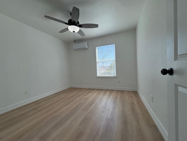 Building Photo - 1207 2nd Ave N