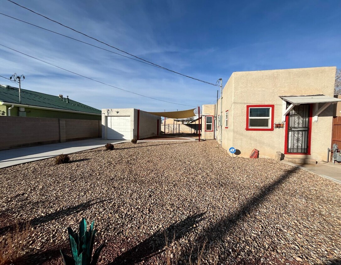 Foto principal - Cozy 1 Bedroom 1 Bathroom House In The NW!