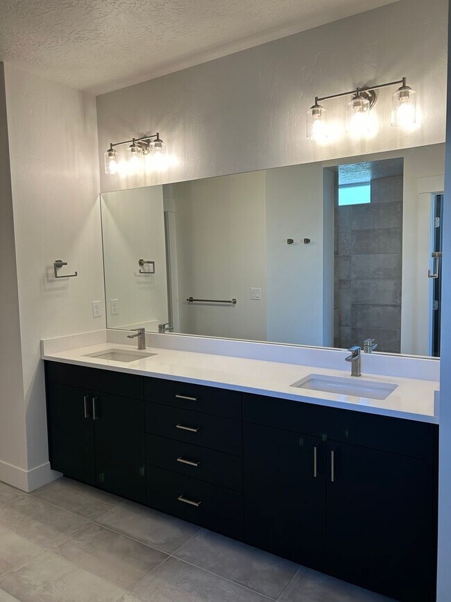 Foto del edificio - (Move In-Short term lease) $400.00 per month until June 2026