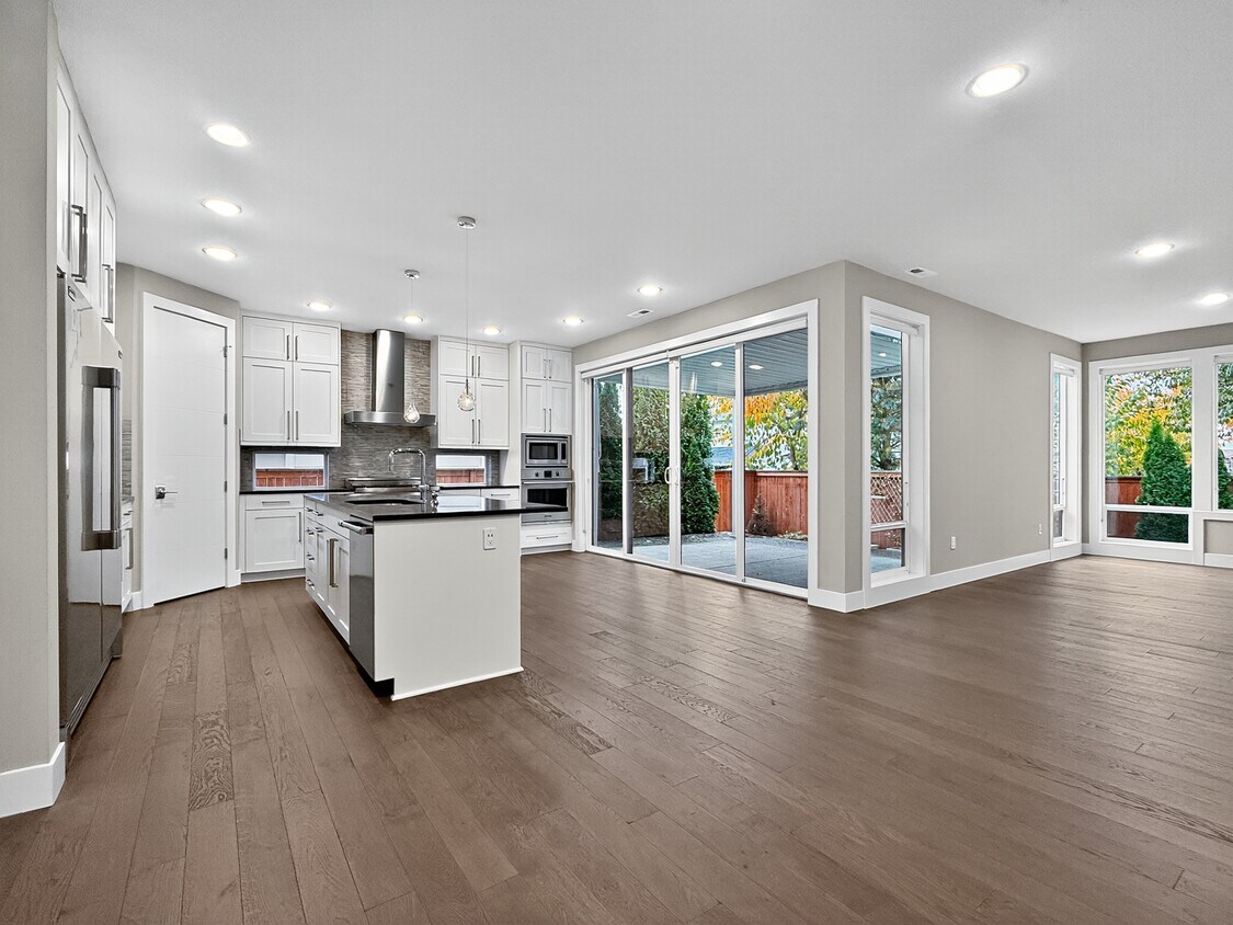 Foto principal - 2821 Garden Ave N