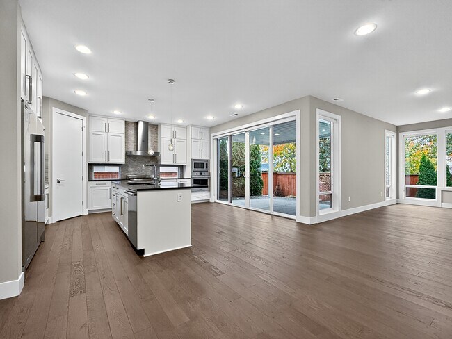 Foto del edificio - 2821 Garden Ave N