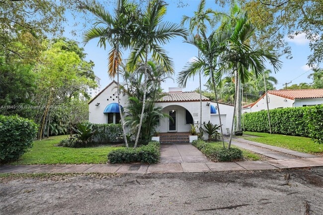 Building Photo - 410 Minorca Ave