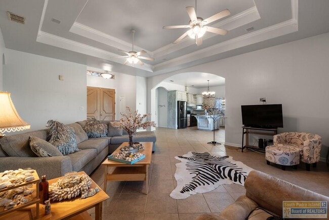 Foto del edificio - 2 Bethpage Dr