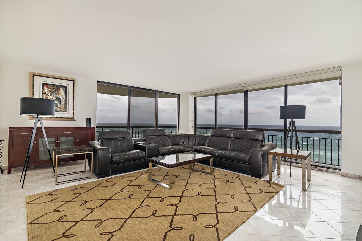Foto principal - 4000 N Ocean Dr