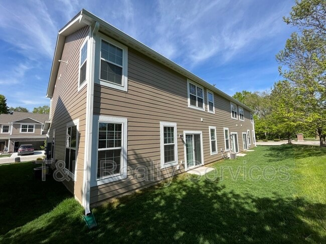 Building Photo - 4215 Brownstone Pl