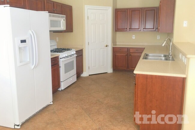 Foto del edificio - 8371 Gardena Hills Ave