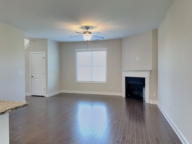 Building Photo - 43 Rowland Dr