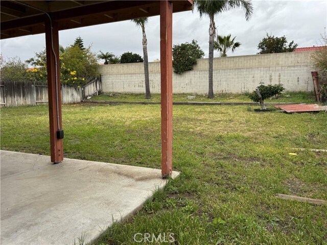 Foto del edificio - 15060 Manzanita Dr