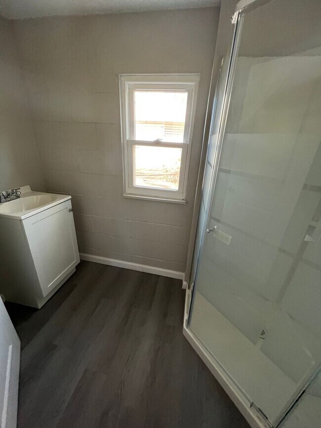 Building Photo - Oakland Home: New Year, New Home: 50% Off ...